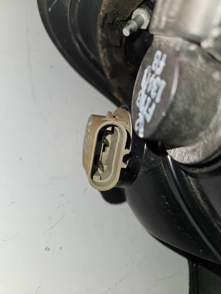 Luz trasera izquierda Ford Taurus 1998-1999 OEM, F6DB-13441-C Foto 4 de 4