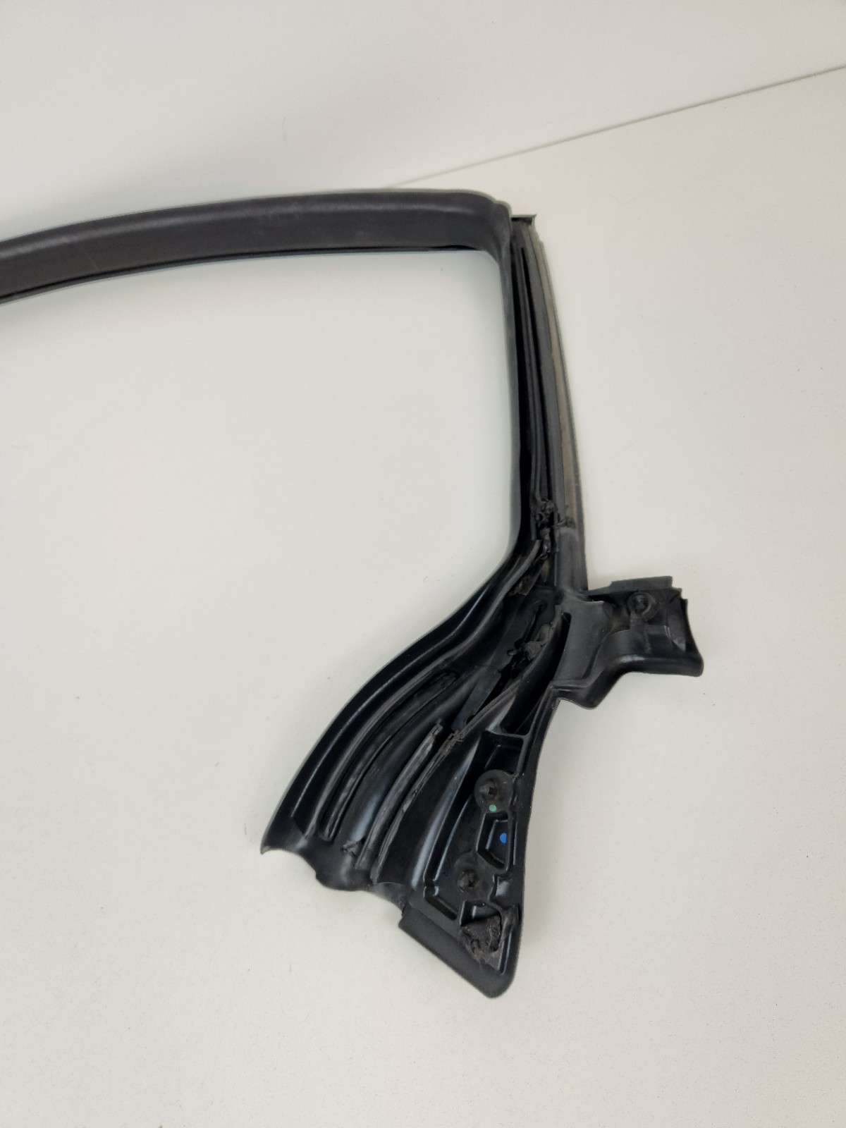 2015-2017 MCLAREN 675LT RIGHT PASSENGER SIDE DOOR WEATHERSTRIP SEAL GASKET OEM 