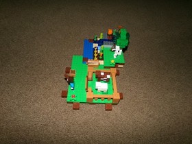 COMPLETE LEGO Minecraft: The Farm (21114) set w figures and manual!