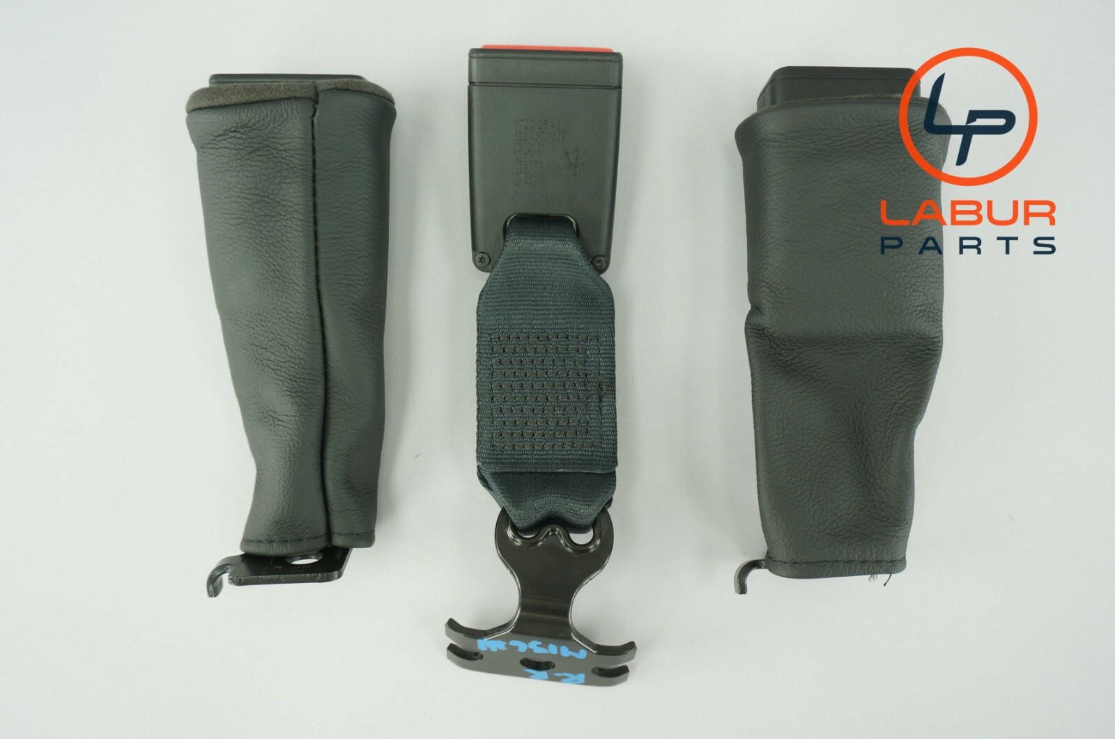 M156 MASERATI 14-17 QUATTROPORTE REAR LEFT RIGHT CENTER SEAT BELT BUCKLE B326