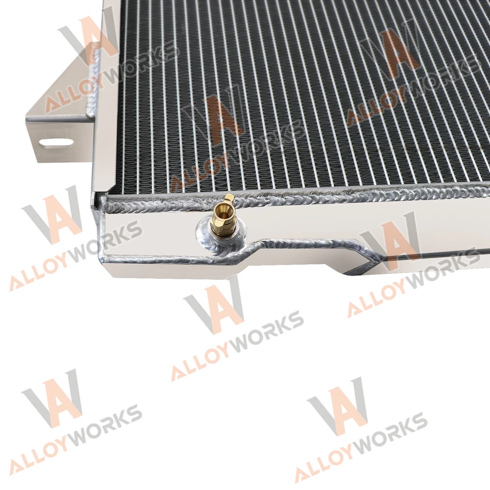 Radiador de aluminio de 3 filas para Triumph TR250 1967-68 / 1969-74 Triumph TR6 2,5 L MT Foto 4 de 4