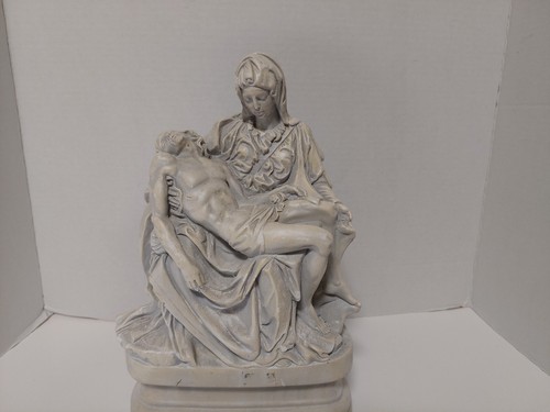 Vintage Mary Holding Jesus La Pieta Statue Chalkware White 7 In L x 12.5 In Tall - Picture 12 of 12
