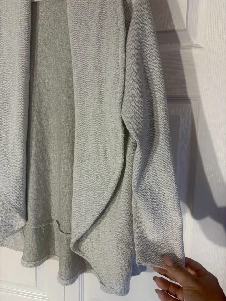 Maurices Cardigan Sweater Women's 1X White Herringbone Polyester Knit Open Front - Image 3 of 4