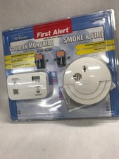First Alert 489379 Carbon Monoxide smoke fire alarms 2 pack NIB OLD STOCK Home