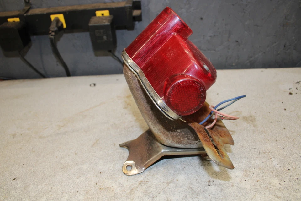 Kawasaki GA3 1970 soporte de montaje de luz trasera trasera G3tr R6-0495.VJ Foto 3 de 4