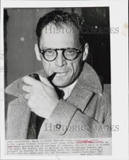 1957 Press Photo Playwright Arthur Miller leaves Washington federal court.