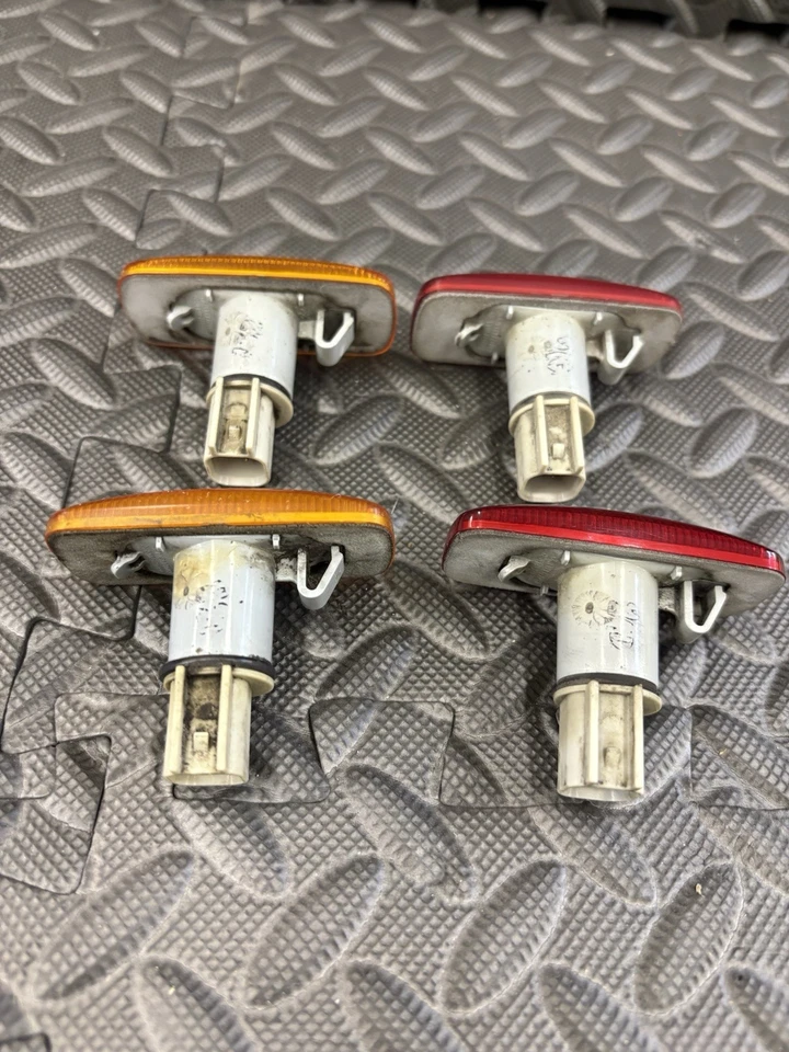 Dodge Ram 3500 2010-2018 juego de luces de señalización de doble platón OEM Mopar rojo ámbar Foto 2 de 4