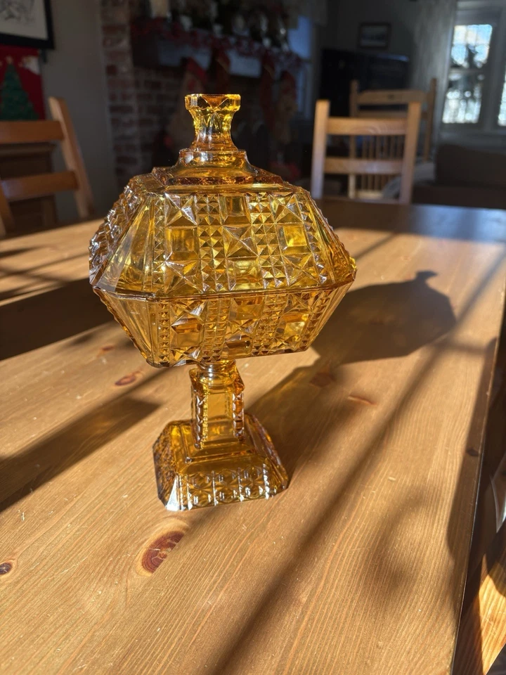 Adams & Co. "Valencia Waffle" EAPG covered compote Pedestal amber glass, c1885 - Image 3 of 4