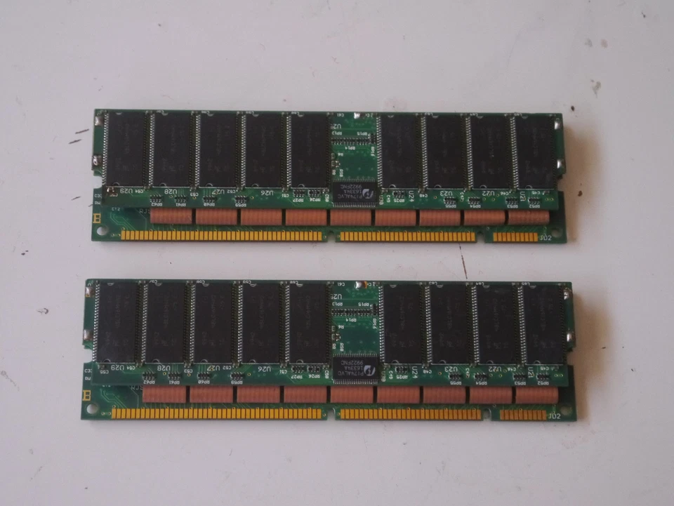 512MB lot of 2x Crucial CT32M72S4R75 256MB 133MHz PC133 ECC Registered DIMMs - Image 2 of 4