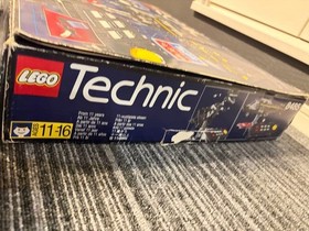 LEGO TECHNIC Control Center 8485 Vintage Dinosaur Set Rare 1995