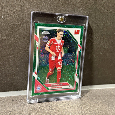 Topps Chrome Bundesliga 2025-26 Lennart Karl FC Bayern /99 Rookie Hologramm