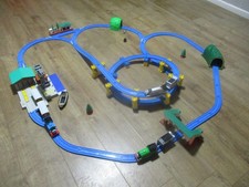 tomy trackmaster thomas the tank engine train set with cranky spiral & trains