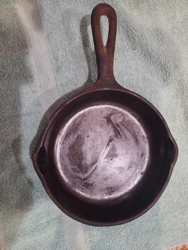 Vintage Wagner Ware Sidney - O - Cast Iron Skillet - # 1053H - 0 Mark