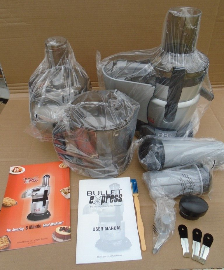 The Bullet Express System with Bonus Juicer Express Trio Meal