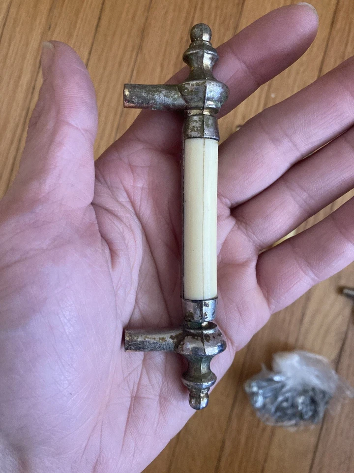 6 Matching Vintage ivory Bakelite & Solid Brass Drawer Handles ~ Pulls - Image 4 of 4