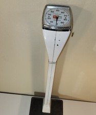 Vintage HEALTH O METER Model 130 Upright Upright Standing Dial Scale 300 lb cap