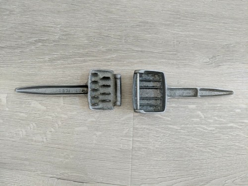Vintage Ice Cracker Crusher Cast Aluminum 2 Piece Hammered Metal Handheld 7" Bar - 第 2/9 張圖片