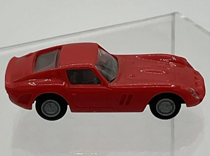 De colección Praliné Rojo Ferrari GTO Alemania Occidental 1:87 Pequeño Modelo de Ferrocarril Foto 4 de 4