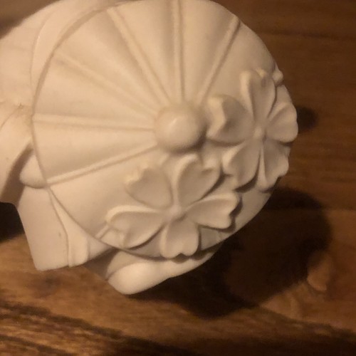 Kleine Vintage japanische Geisha Mädchen Figur Biskus mit Sonnenschirm Keramik signiert - Bild 6 von 12