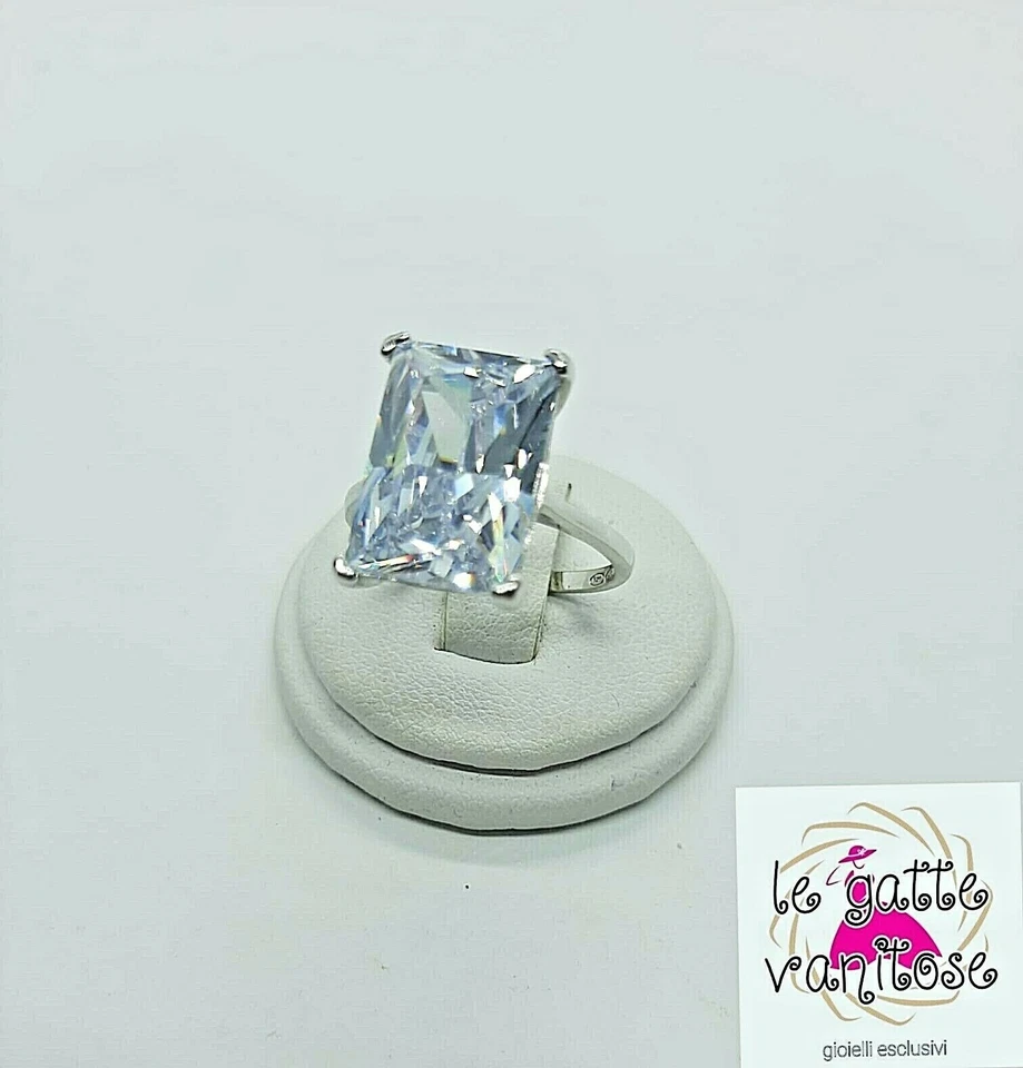 Anello donna solitario n Argento 925 rodiato con zircone bianco taglio smeraldo - Immagine 2 di 4
