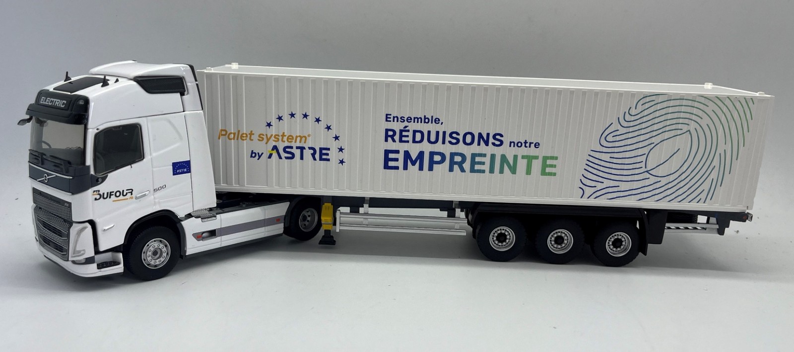 VOLVO FH 4x2 avec porte container Eligor 1/43 maquette camion PTS Dufour