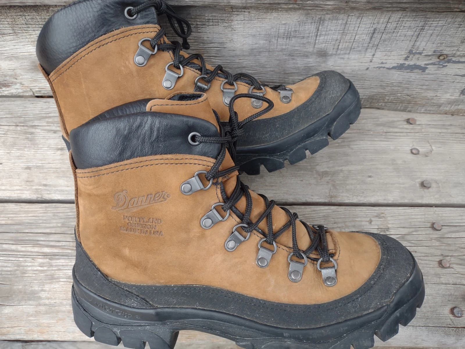 Danner 43513X Combat Hiker Mountaineer Hiking Walking Boots USA Made Men's 8.5 R