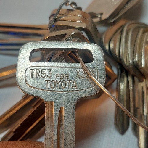 NOS 37 Misc Key BLANKS Ilco Curtis Old Cars Vintage Uncut Keys From Locksmith - Picture 15 of 20