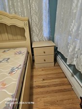 Premiere Beige Light Wood Bedroom Set Floral Bed Nightstands Drawers Mattress