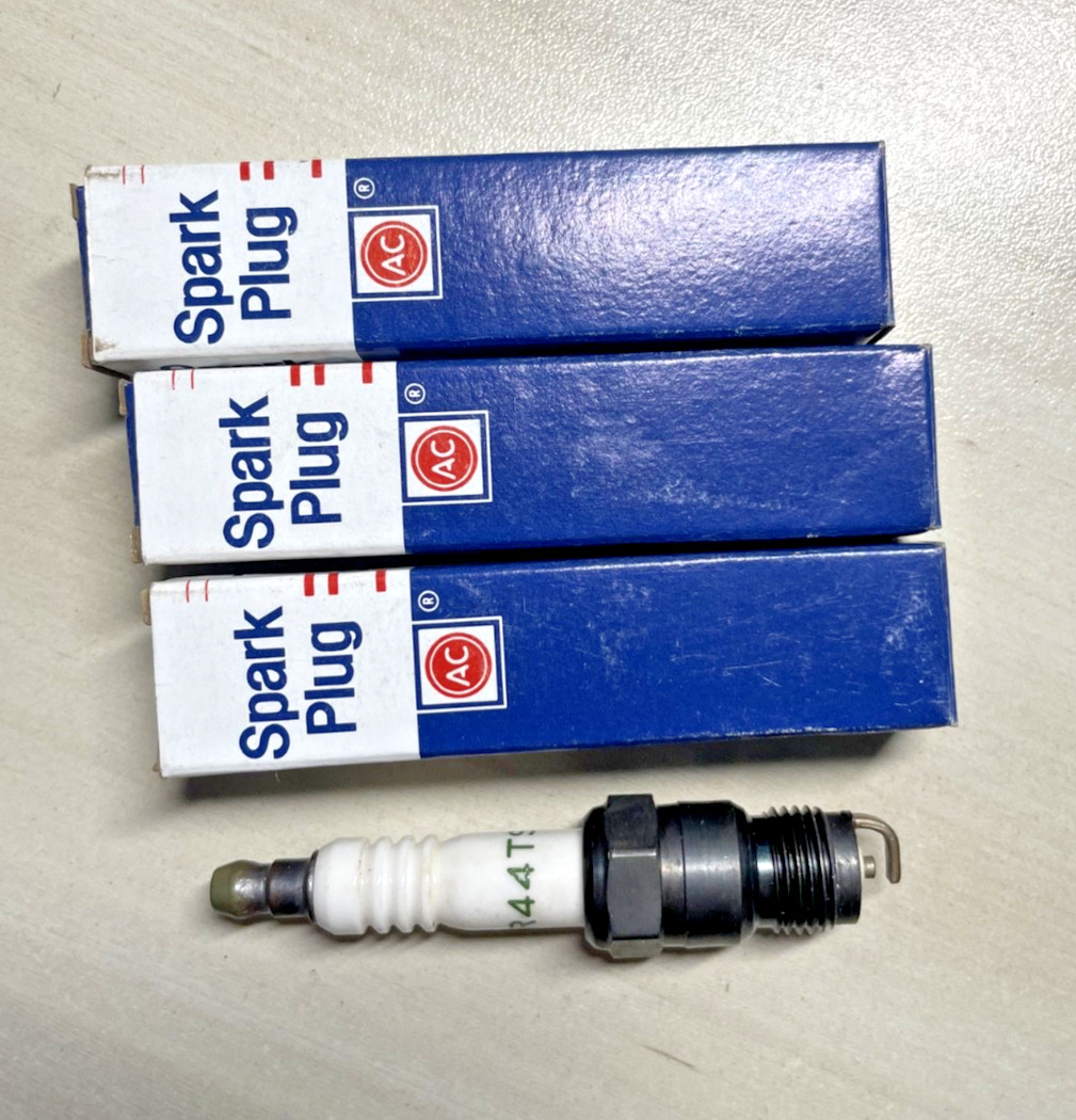 Spark Plugs Conventional  ACDelco R44TSX LOT OF 3 , NOS