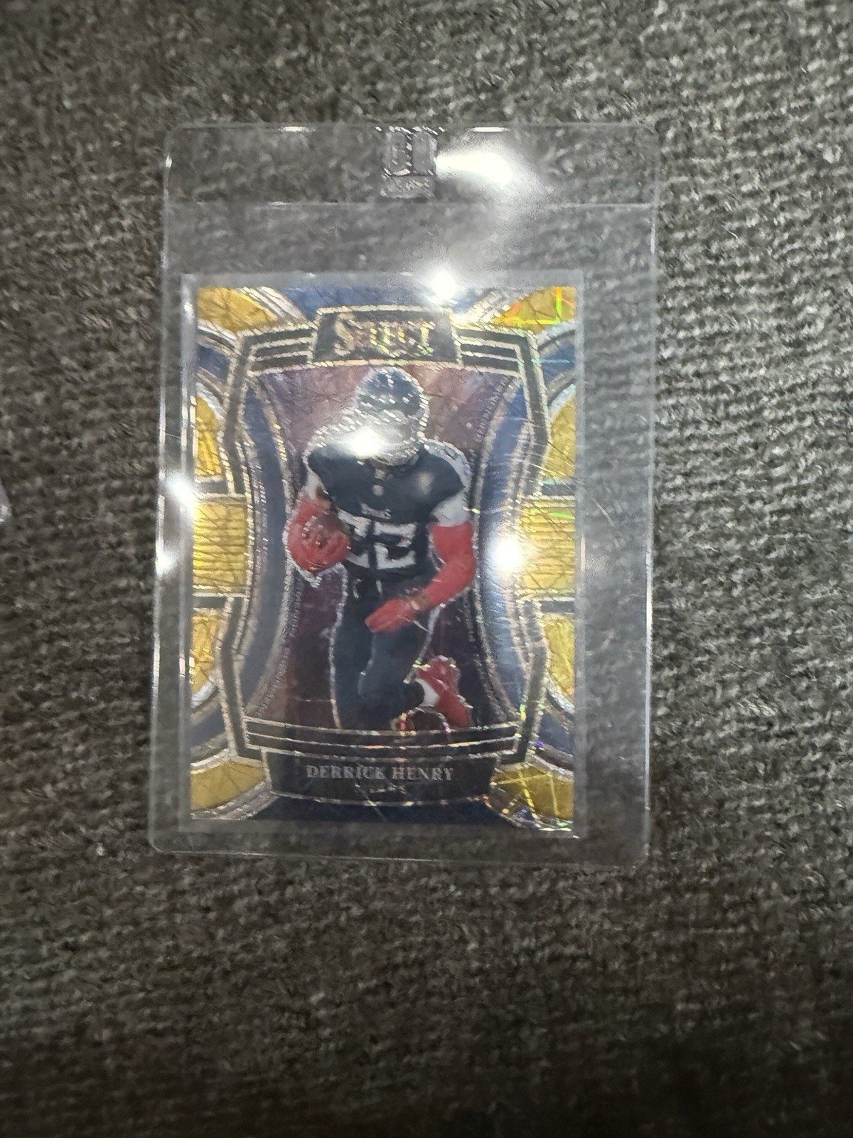 2023 Panini Select Phenomenon Derrick Henry Gold Prizm /10