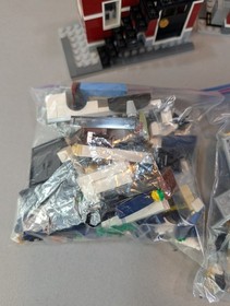Retired and Complete Set: 3 in 1 LEGO CREATOR: Bike Shop & Cafe (31026)