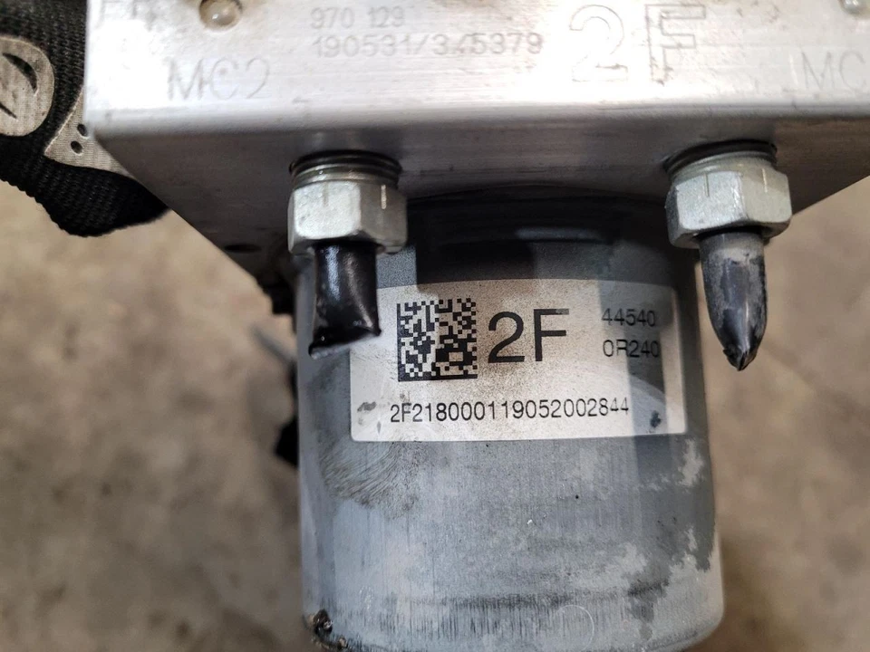 Conjunto de actuador y bomba de pieza de freno antibloqueo para 19-21 RAV4 1934997 Foto 3 de 4