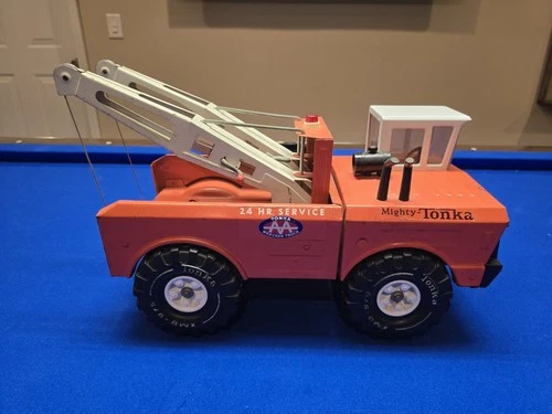 Vintage classic Orange Mighty Tonka Tow Truck Double Boom Wrecker c1974 18.5” L