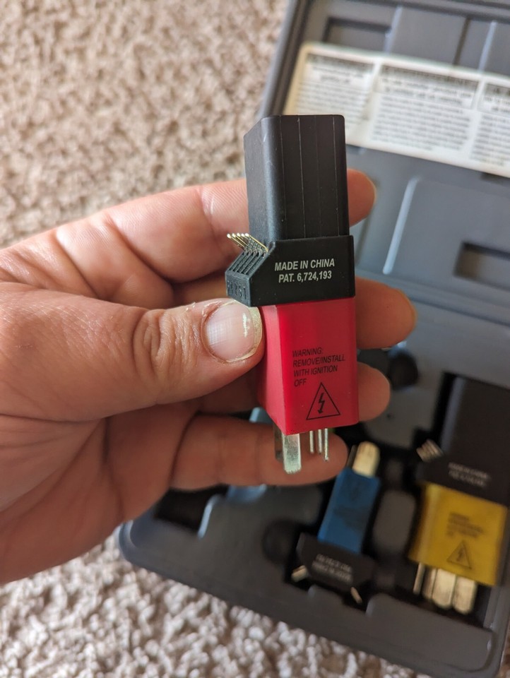 Lisle Corporation 56810 Relay Test Jumper Kit Hard Case Automotive