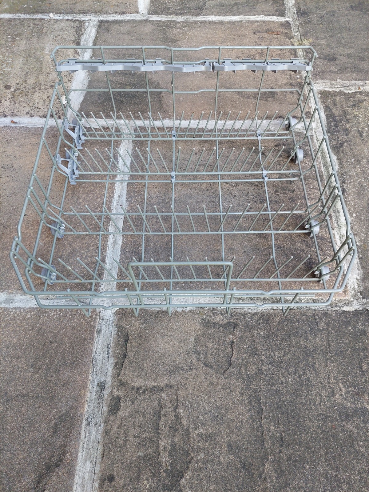 Bosch Dishwasher Lower Crockery Basket 5057726173384 eBay