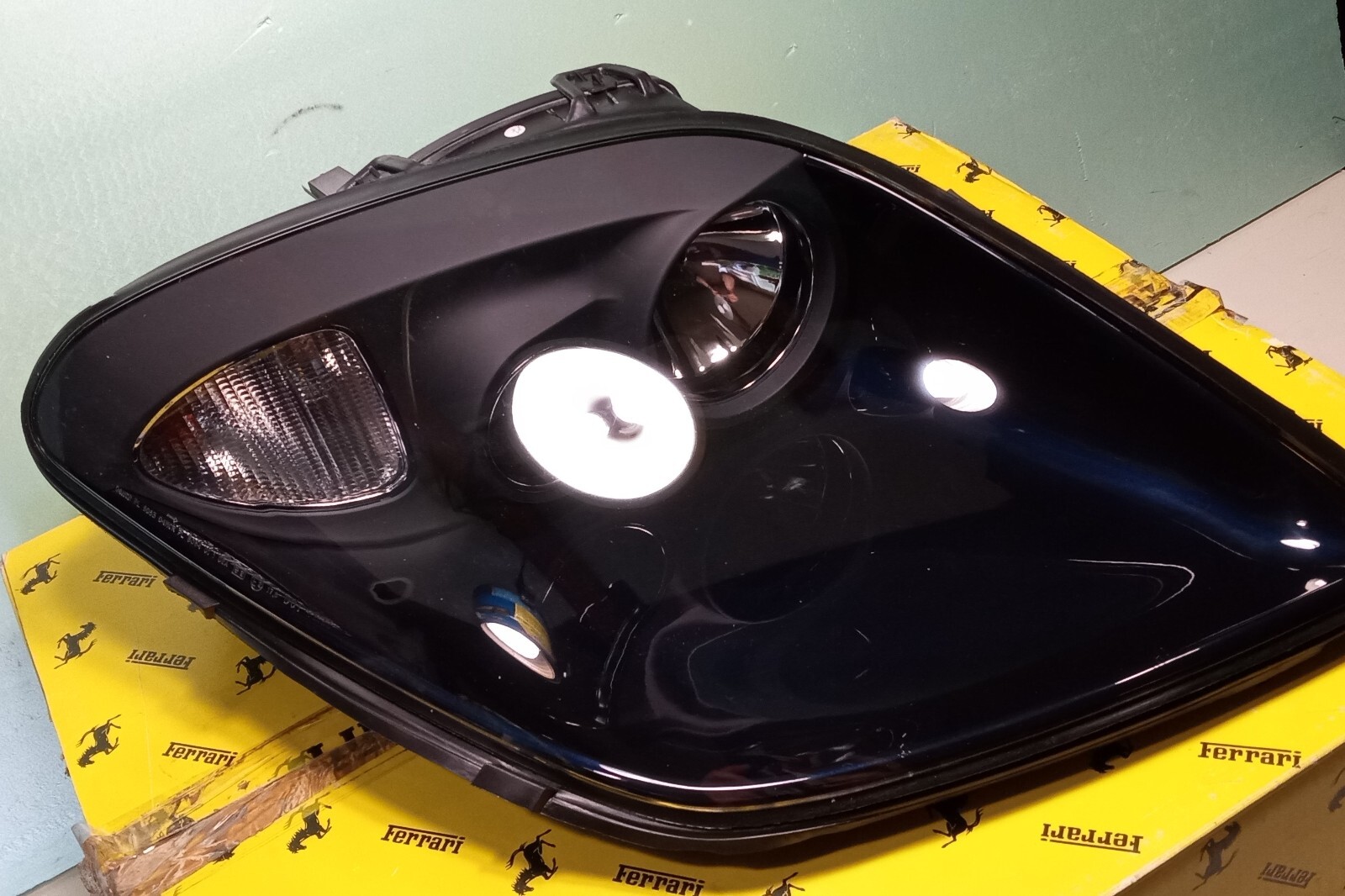 Ferrari 550 Headlight_65338283_65461878_Right Hand Side Headlamp_GENUINE_FACTORY