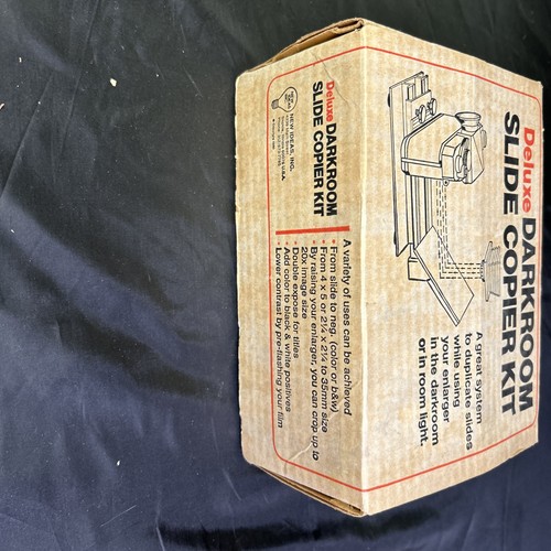 New Ideas Inc Deluxe Darkroom Slide Copier Kit With Magna Sight Enlarger - Picture 12 of 13