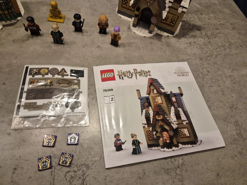 LEGO Harry Potter 76388 Hogsmeade Village Visit, photo 3 of 5