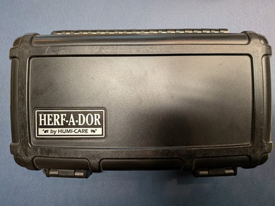 HERF-A-DOR 5 CIGAR TRAVEL CASE / HUMIDOR