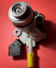 2023 RANG ROVER DEF Pump DIESEL EXHAUST FLUID PUMP F01C250181