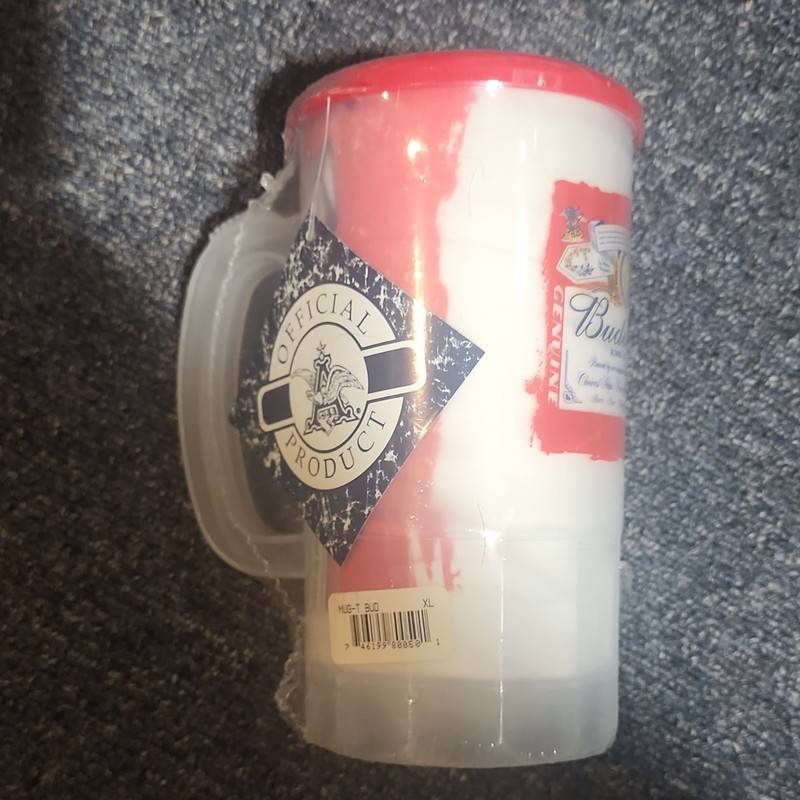 Budweiser King of Beers Insulated Plastic Beer Mug w/ Lid & Handle