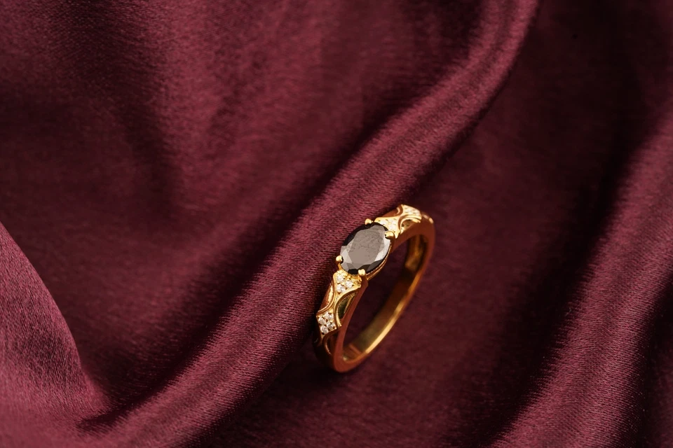 Женское кольцо с драгоценным камнем черным ониксом овальной огранки 0,25 карата позолота 14 карат - Изображение 3 из 4