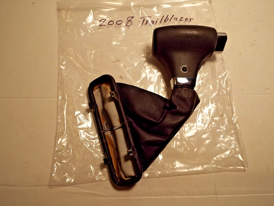 Chevrolet Trail Blazer 2008 perilla de cambio y arranque. Usado. Foto 2 de 2