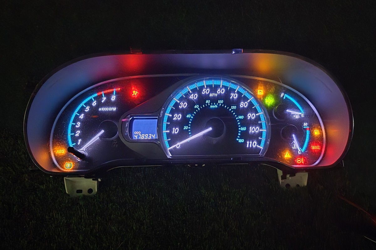 Toyota Sienna 2001-2014 cluster speed meter Gauges 83800-08370 Oem
