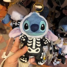 2024 HK Disney Halloween Stitch Calavera Estilo Precioso Muñeco de Peluche Llavero Auténtico
