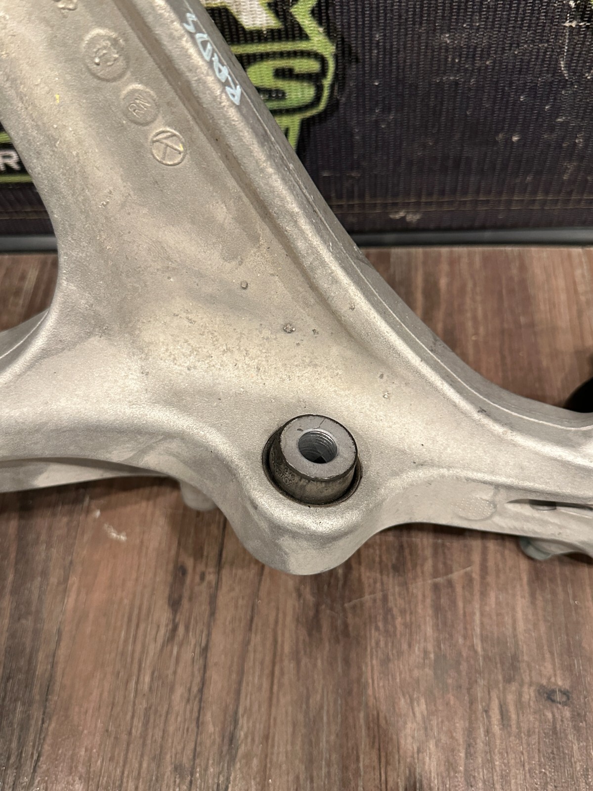 LAMBORGHINI HURACAN FRONT PASSENGER RIGHT LOWER CONTROL ARM OEM 4S0 407 156
