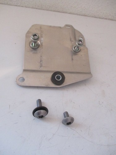 Halterung Träger Lichtmaschinenregler HONDA CBR 1000 RR SC57 SC57/2 2006-2007
