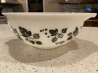 Pyrex 443 Gooseberry Cinderella 2 1/2 QT Mixing Bowl Black White Vintage