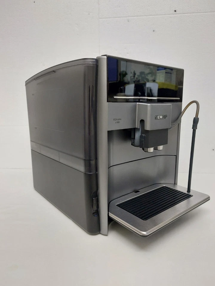Siemens EQ.6 plus s100 Espresso- und Kaffeevollautomat - Metallic (TE651509DE) - Bild 2 von 4