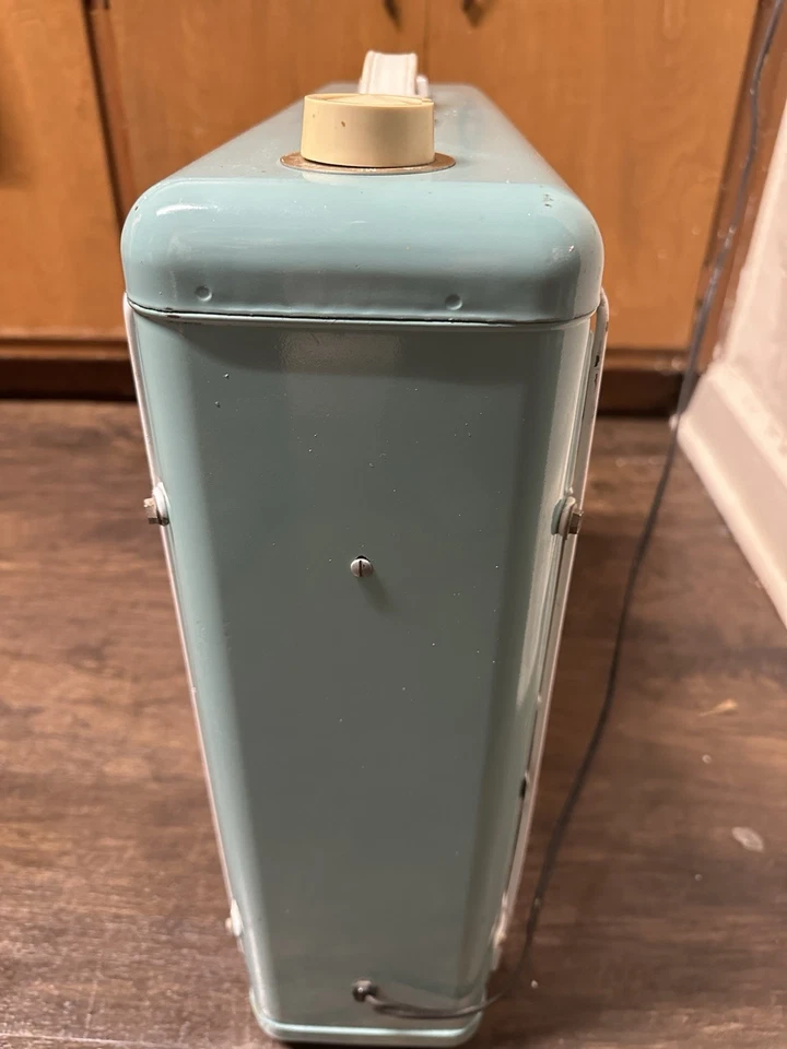 Turquoise Eskimo Box Fan 16102 Works Mid Century - Image 4 of 4